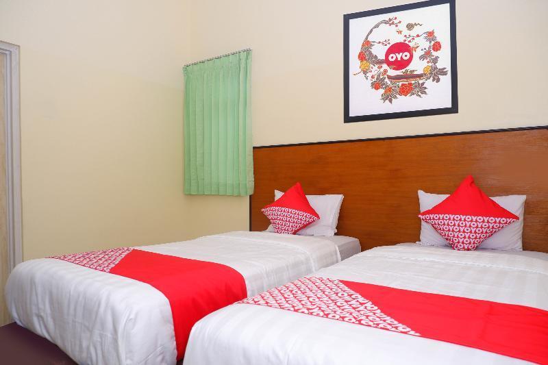 Hotel Pelangi Indah Semarang Luaran gambar