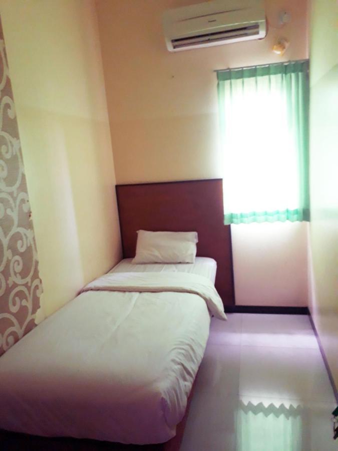 Hotel Pelangi Indah Semarang Luaran gambar