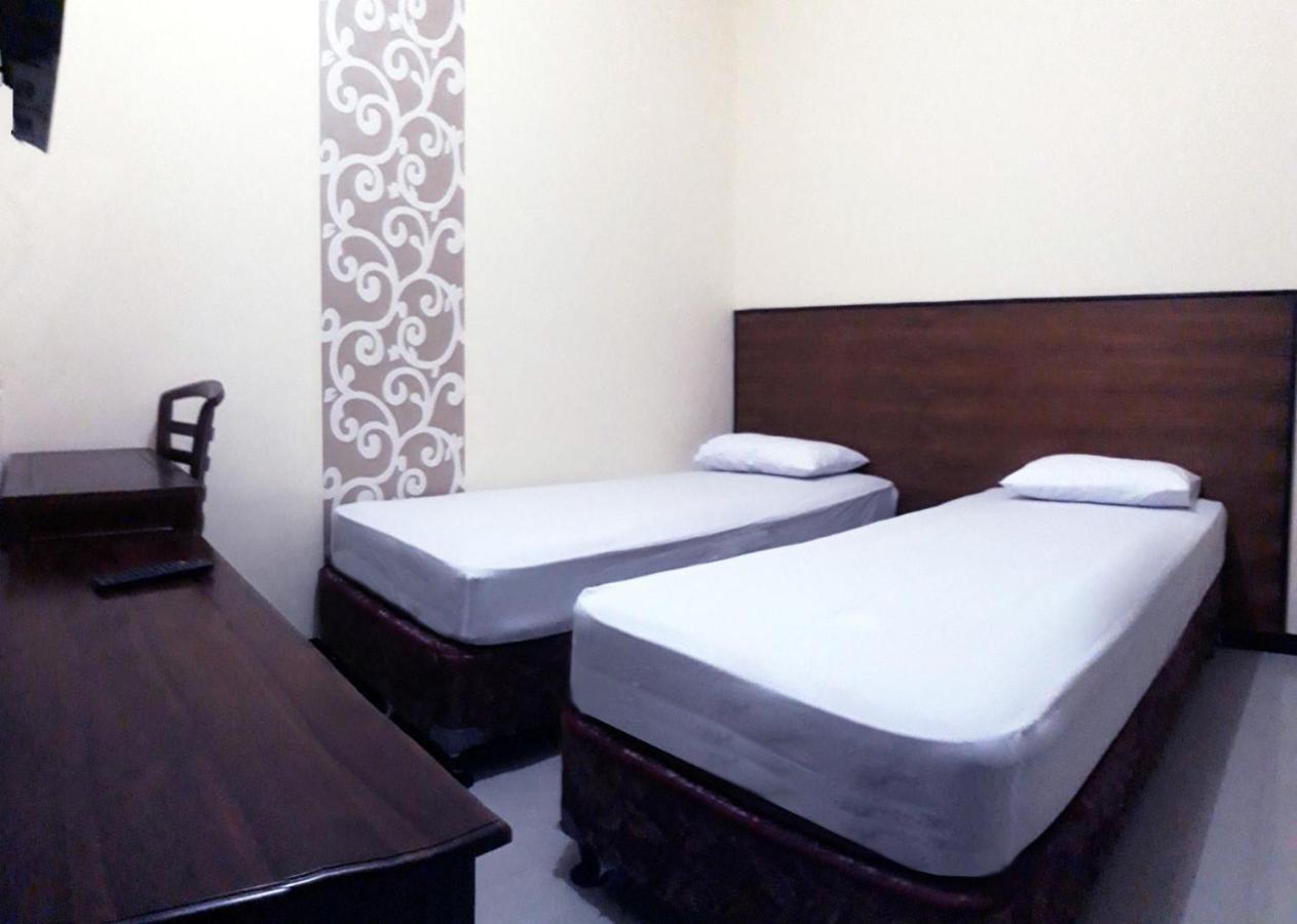 Hotel Pelangi Indah Semarang Luaran gambar