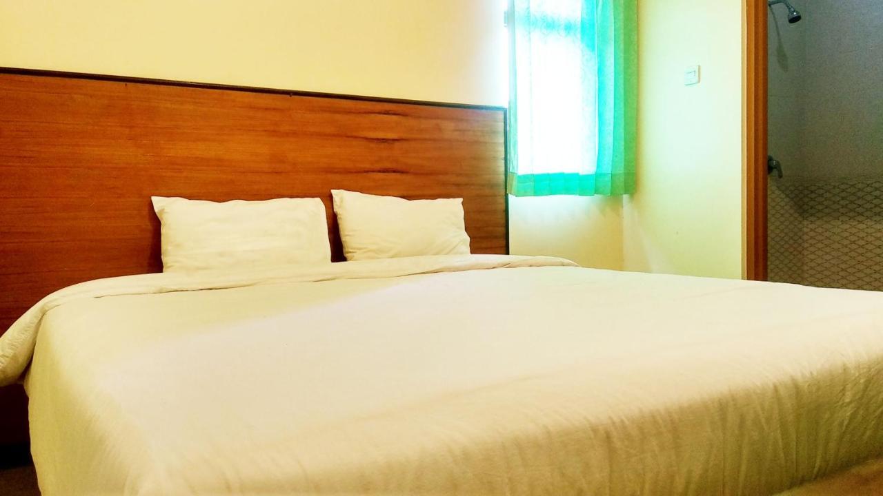 Hotel Pelangi Indah Semarang Luaran gambar