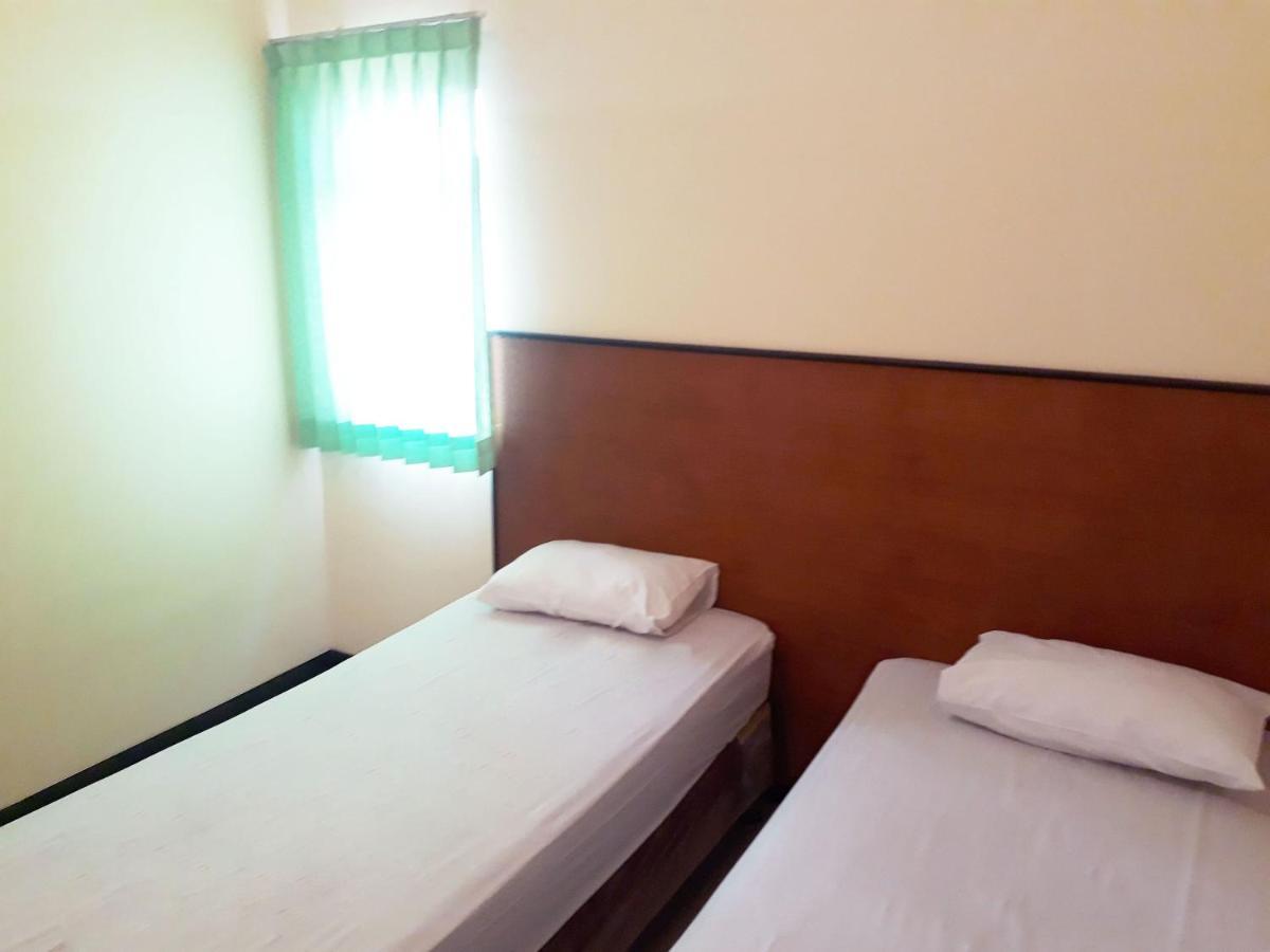 Hotel Pelangi Indah Semarang Luaran gambar