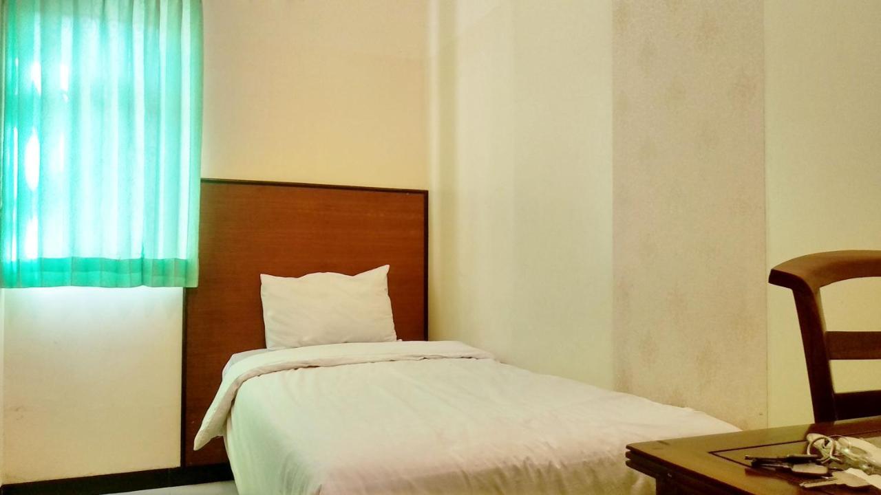 Hotel Pelangi Indah Semarang Luaran gambar